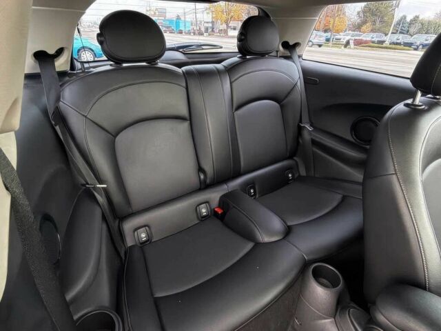 Червоний Міні Cooper, об'ємом двигуна 2 л та пробігом 71 тис. км за 6700 $, фото 9 на Automoto.ua