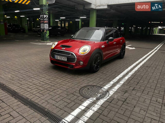 Червоний Міні Cooper, об'ємом двигуна 2 л та пробігом 165 тис. км за 19000 $, фото 4 на Automoto.ua