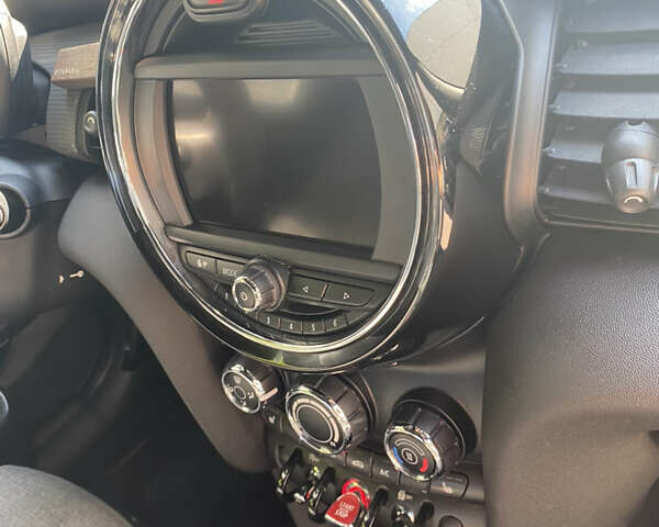 Червоний Міні Cooper, об'ємом двигуна 1.5 л та пробігом 108 тис. км за 16999 $, фото 13 на Automoto.ua