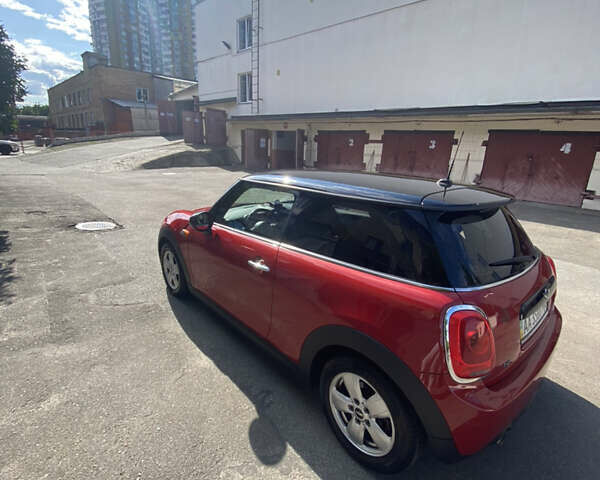 Червоний Міні Cooper, об'ємом двигуна 1.5 л та пробігом 108 тис. км за 16999 $, фото 3 на Automoto.ua