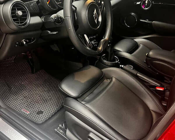 Червоний Міні Cooper, об'ємом двигуна 2 л та пробігом 165 тис. км за 19000 $, фото 14 на Automoto.ua