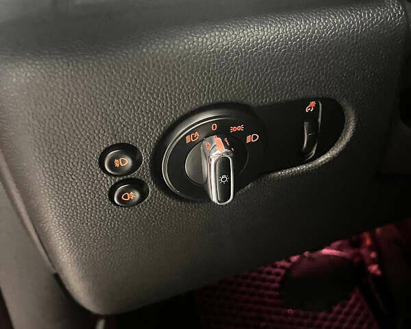 Червоний Міні Cooper, об'ємом двигуна 2 л та пробігом 165 тис. км за 19000 $, фото 39 на Automoto.ua