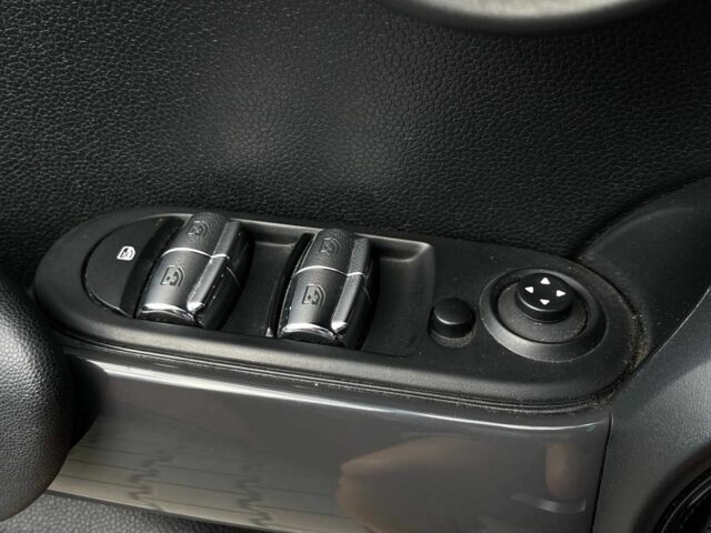 Червоний Міні Cooper, об'ємом двигуна 1.5 л та пробігом 124 тис. км за 11900 $, фото 8 на Automoto.ua