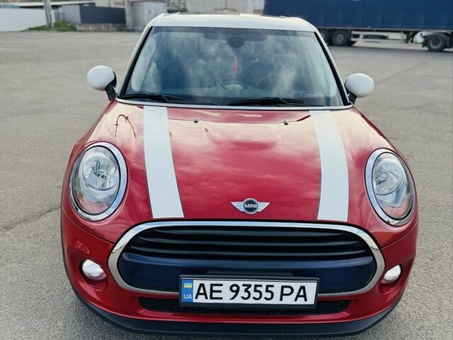 Мини Купер 2016 в Кривом Роге на Automoto.ua Красный Мини Купер, объемом двигателя 1.5 л и пробегом 124 тыс. км за 12300 $, фото 2 на Automoto.ua