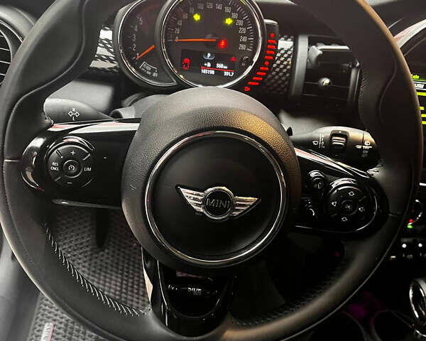 Червоний Міні Cooper, об'ємом двигуна 2 л та пробігом 165 тис. км за 19000 $, фото 28 на Automoto.ua