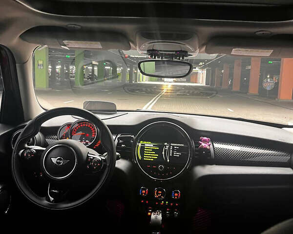 Червоний Міні Cooper, об'ємом двигуна 2 л та пробігом 165 тис. км за 19000 $, фото 27 на Automoto.ua