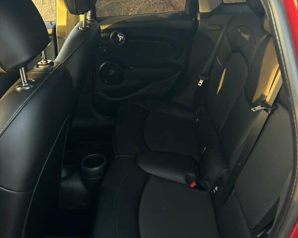 Червоний Міні Cooper, об'ємом двигуна 1.5 л та пробігом 79 тис. км за 14800 $, фото 8 на Automoto.ua