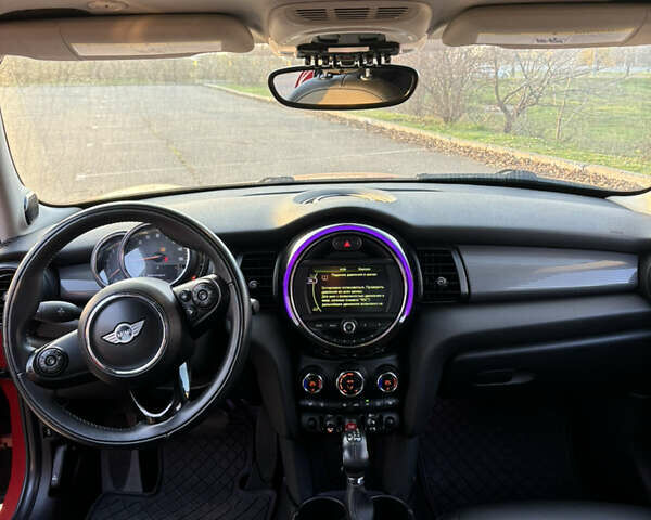 Червоний Міні Cooper, об'ємом двигуна 1.5 л та пробігом 79 тис. км за 14800 $, фото 7 на Automoto.ua
