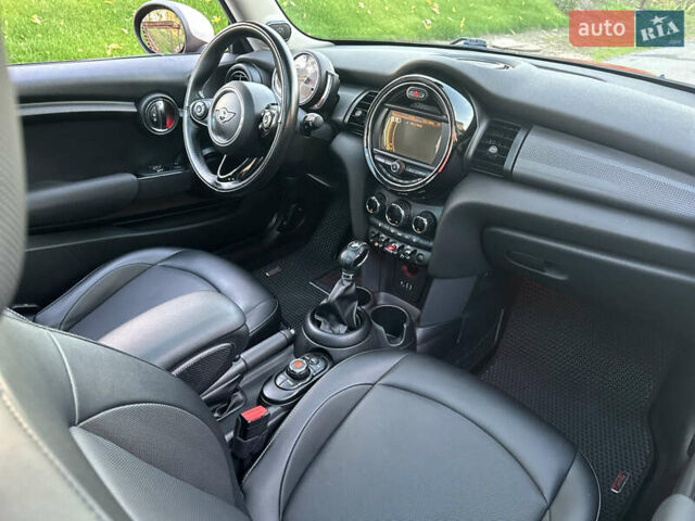 Червоний Міні Cooper, об'ємом двигуна 1.5 л та пробігом 68 тис. км за 13900 $, фото 42 на Automoto.ua