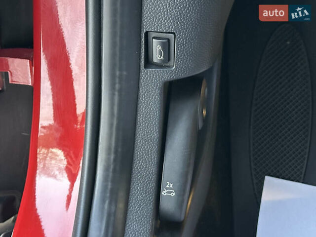 Червоний Міні Cooper, об'ємом двигуна 1.5 л та пробігом 76 тис. км за 14950 $, фото 61 на Automoto.ua