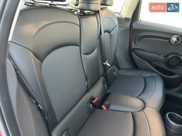 Червоний Міні Cooper, об'ємом двигуна 1.5 л та пробігом 76 тис. км за 14950 $, фото 17 на Automoto.ua