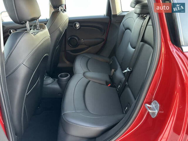 Червоний Міні Cooper, об'ємом двигуна 1.5 л та пробігом 76 тис. км за 14950 $, фото 11 на Automoto.ua