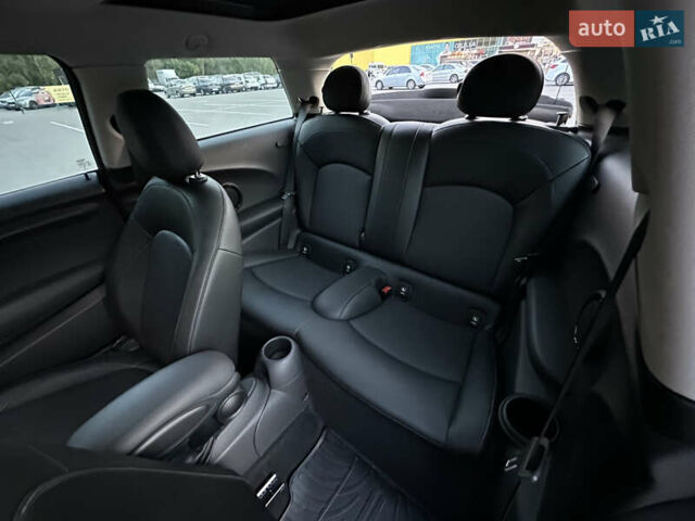 Червоний Міні Cooper, об'ємом двигуна 1.5 л та пробігом 63 тис. км за 15000 $, фото 11 на Automoto.ua
