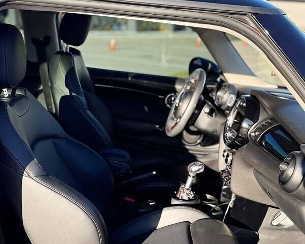 Червоний Міні Cooper, об'ємом двигуна 2 л та пробігом 30 тис. км за 20000 $, фото 14 на Automoto.ua