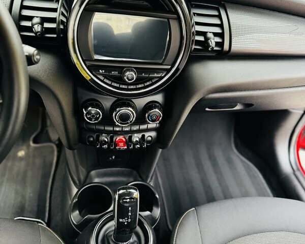 Червоний Міні Cooper, об'ємом двигуна 1.5 л та пробігом 206 тис. км за 17500 $, фото 44 на Automoto.ua