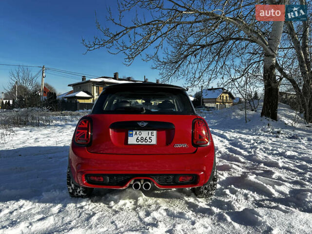 Красный Мини Купер, объемом двигателя 2 л и пробегом 67 тыс. км за 18000 $, фото 5 на Automoto.ua