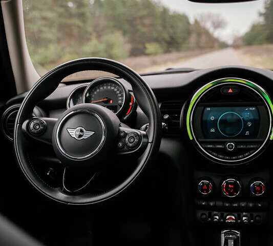 Червоний Міні Cooper, об'ємом двигуна 1.5 л та пробігом 45 тис. км за 17800 $, фото 22 на Automoto.ua