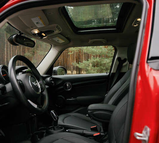 Червоний Міні Cooper, об'ємом двигуна 1.5 л та пробігом 45 тис. км за 17800 $, фото 28 на Automoto.ua