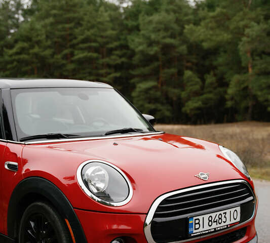 Червоний Міні Cooper, об'ємом двигуна 1.5 л та пробігом 45 тис. км за 17800 $, фото 3 на Automoto.ua