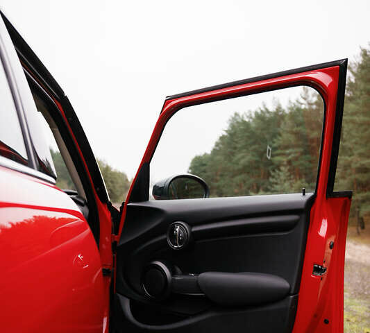 Червоний Міні Cooper, об'ємом двигуна 1.5 л та пробігом 45 тис. км за 17800 $, фото 18 на Automoto.ua