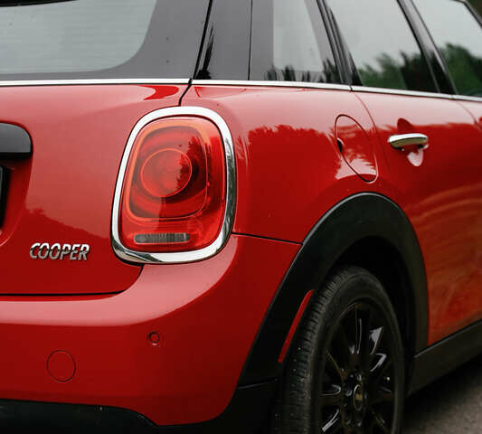 Червоний Міні Cooper, об'ємом двигуна 1.5 л та пробігом 45 тис. км за 17800 $, фото 5 на Automoto.ua