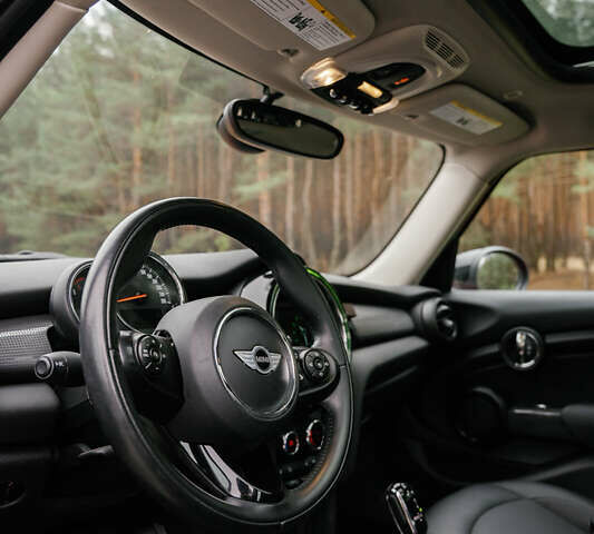 Червоний Міні Cooper, об'ємом двигуна 1.5 л та пробігом 45 тис. км за 17800 $, фото 27 на Automoto.ua