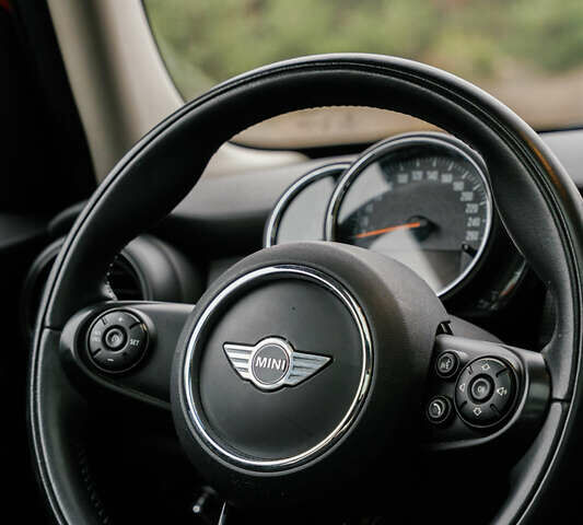 Червоний Міні Cooper, об'ємом двигуна 1.5 л та пробігом 45 тис. км за 17800 $, фото 21 на Automoto.ua