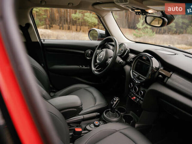 Червоний Міні Cooper, об'ємом двигуна 1.5 л та пробігом 45 тис. км за 17800 $, фото 11 на Automoto.ua