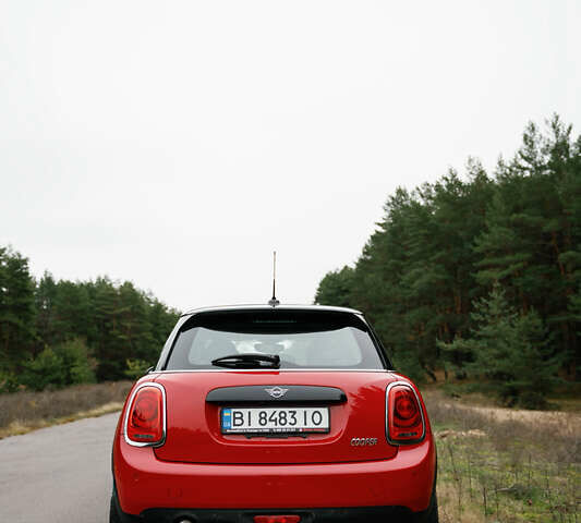 Червоний Міні Cooper, об'ємом двигуна 1.5 л та пробігом 45 тис. км за 17800 $, фото 2 на Automoto.ua