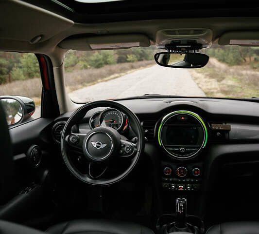 Червоний Міні Cooper, об'ємом двигуна 1.5 л та пробігом 45 тис. км за 17800 $, фото 23 на Automoto.ua