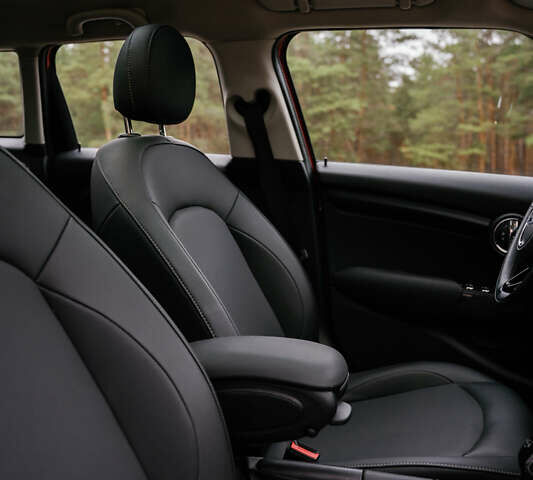 Червоний Міні Cooper, об'ємом двигуна 1.5 л та пробігом 45 тис. км за 17800 $, фото 16 на Automoto.ua