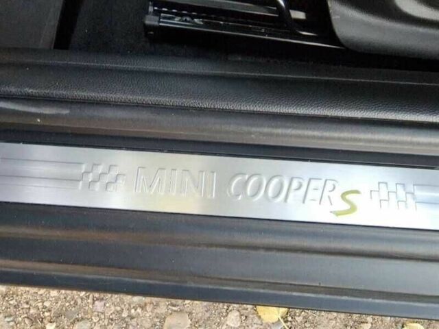 Червоний Міні Cooper, об'ємом двигуна 0.15 л та пробігом 34 тис. км за 7600 $, фото 13 на Automoto.ua