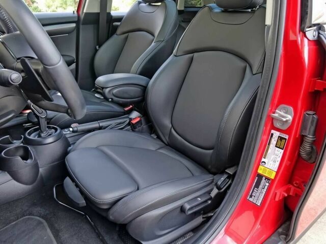 Красный Мини Купер, объемом двигателя 2 л и пробегом 26 тыс. км за 9800 $, фото 9 на Automoto.ua