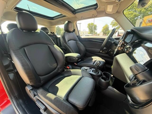 Червоний Міні Cooper, об'ємом двигуна 0 л та пробігом 19 тис. км за 18000 $, фото 9 на Automoto.ua