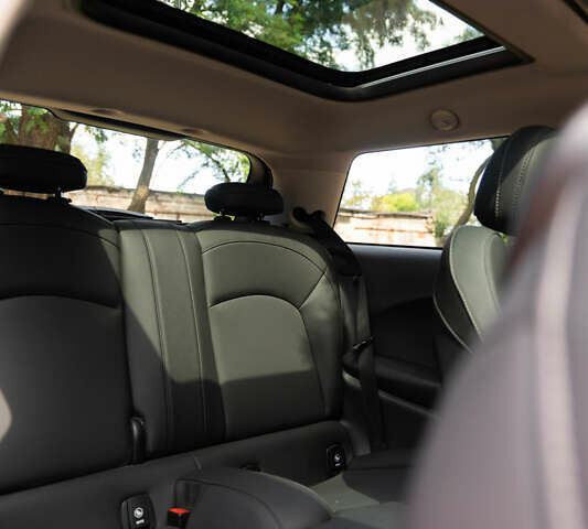 Красный Мини Купер, объемом двигателя 2 л и пробегом 6 тыс. км за 26000 $, фото 39 на Automoto.ua