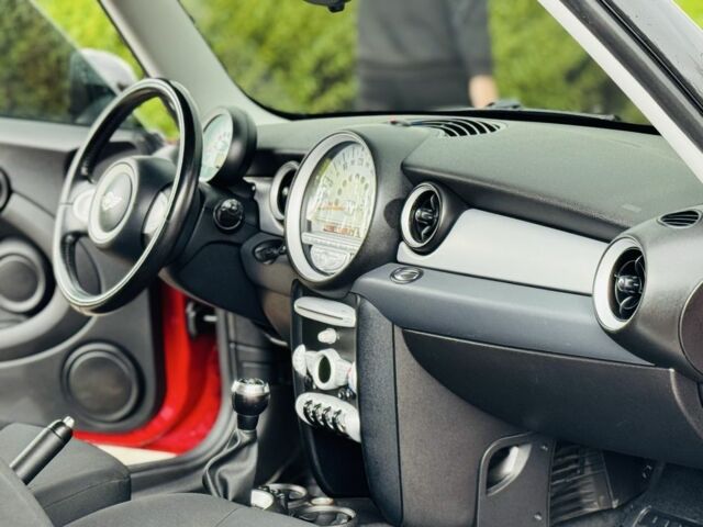 Красный Мини Купер, объемом двигателя 1.4 л и пробегом 1 тыс. км за 5499 $, фото 11 на Automoto.ua