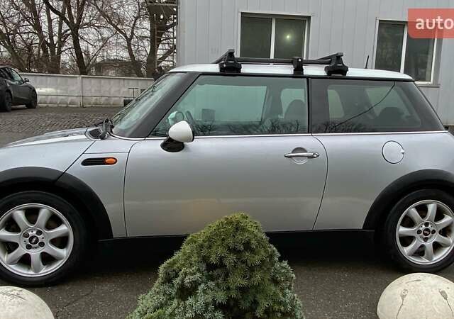Мини Купер, объемом двигателя 1.6 л и пробегом 298 тыс. км за 3500 $, фото 3 на Automoto.ua