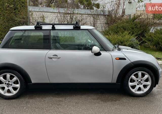 Мини Купер, объемом двигателя 1.6 л и пробегом 298 тыс. км за 3500 $, фото 4 на Automoto.ua
