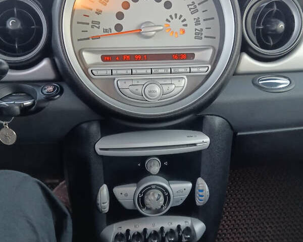 Мини Купер, объемом двигателя 1.4 л и пробегом 170 тыс. км за 7000 $, фото 7 на Automoto.ua
