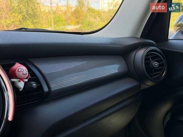 Мини Купер, объемом двигателя 1.5 л и пробегом 110 тыс. км за 16000 $, фото 6 на Automoto.ua