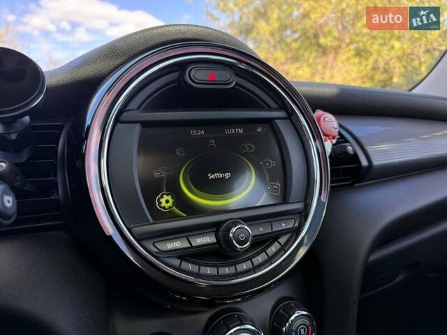 Мини Купер, объемом двигателя 1.5 л и пробегом 110 тыс. км за 16000 $, фото 9 на Automoto.ua