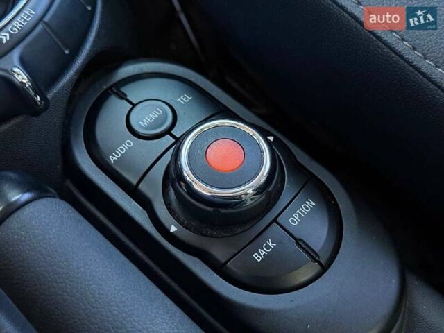 Мини Купер, объемом двигателя 1.5 л и пробегом 110 тыс. км за 16000 $, фото 1 на Automoto.ua