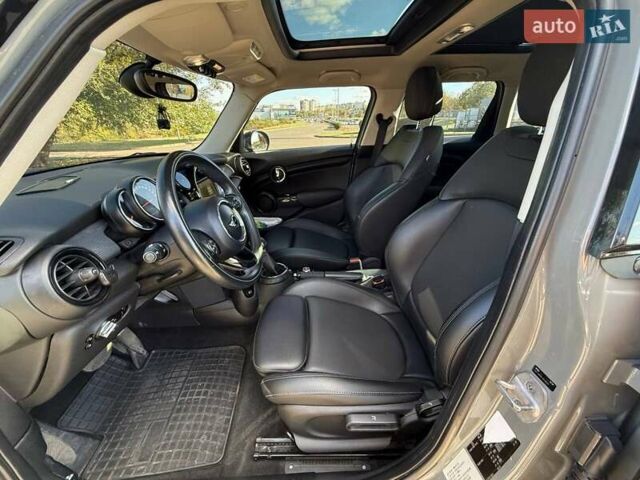 Мини Купер, объемом двигателя 1.5 л и пробегом 110 тыс. км за 16000 $, фото 15 на Automoto.ua