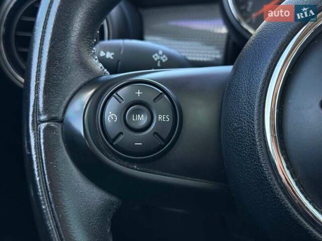 Мини Купер, объемом двигателя 1.5 л и пробегом 110 тыс. км за 16000 $, фото 5 на Automoto.ua