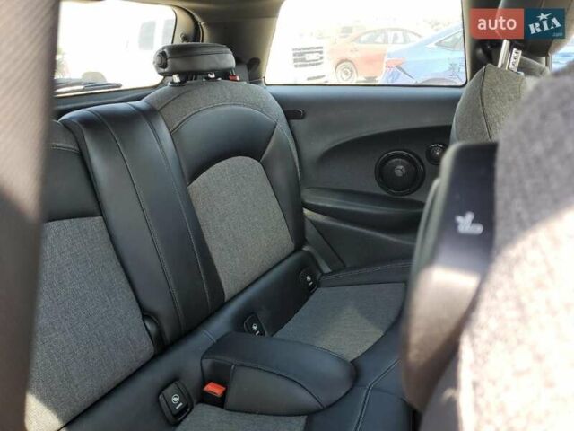 Мини Купер, объемом двигателя 2 л и пробегом 138 тыс. км за 1900 $, фото 9 на Automoto.ua