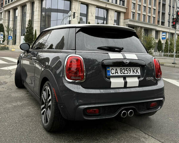 Мини Купер, объемом двигателя 2 л и пробегом 50 тыс. км за 19900 $, фото 2 на Automoto.ua