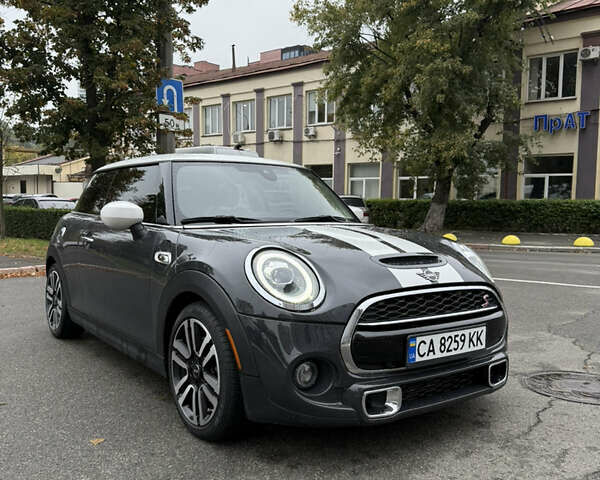 Мини Купер, объемом двигателя 2 л и пробегом 50 тыс. км за 19900 $, фото 1 на Automoto.ua