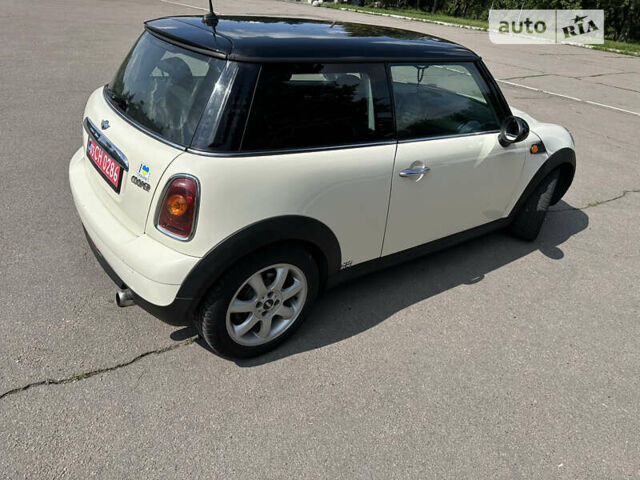 Міні Cooper, об'ємом двигуна 1.6 л та пробігом 195 тис. км за 6800 $, фото 9 на Automoto.ua