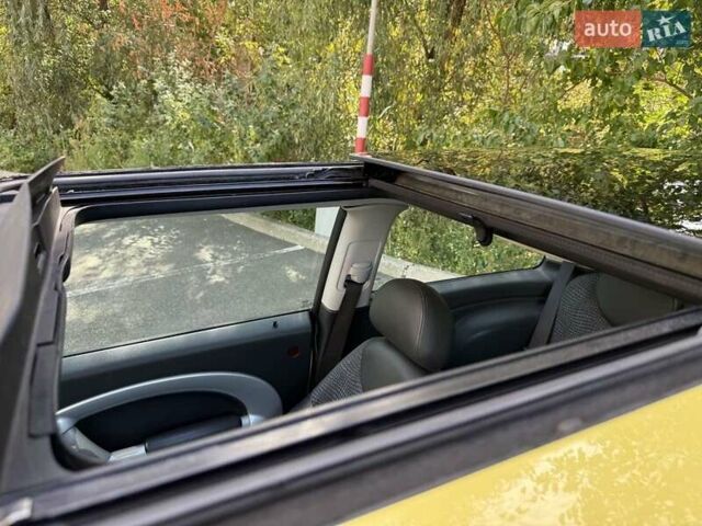 Жовтий Міні Cooper, об'ємом двигуна 1.6 л та пробігом 208 тис. км за 3950 $, фото 7 на Automoto.ua