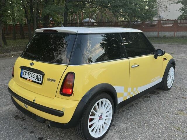 Жовтий Міні Cooper, об'ємом двигуна 1.6 л та пробігом 273 тис. км за 3500 $, фото 3 на Automoto.ua